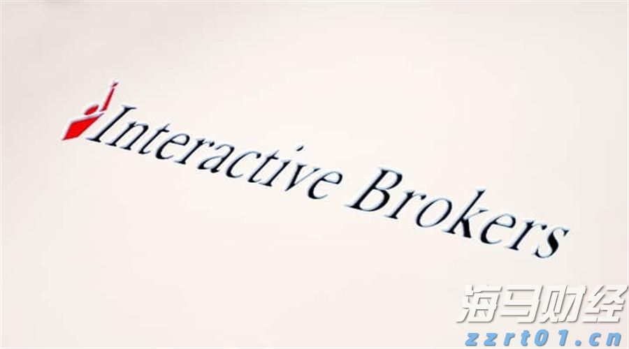 大阪世博会中国馆举行升旗仪式，五星红旗迎风飘扬！